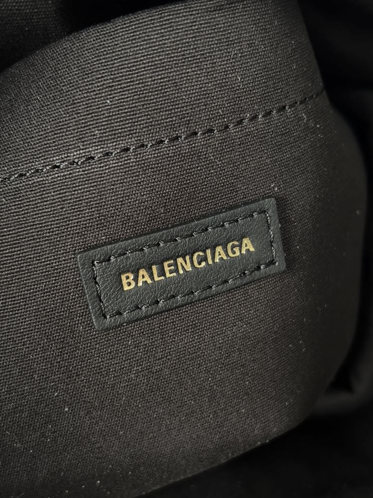 Balenciaga logo