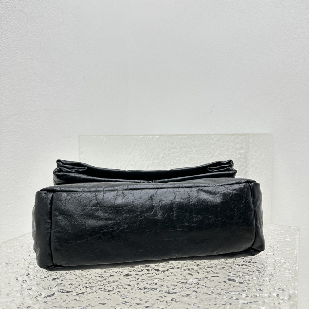 Balenciaga BB logo