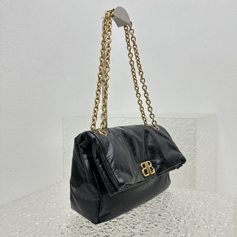 Balenciaga BB logo