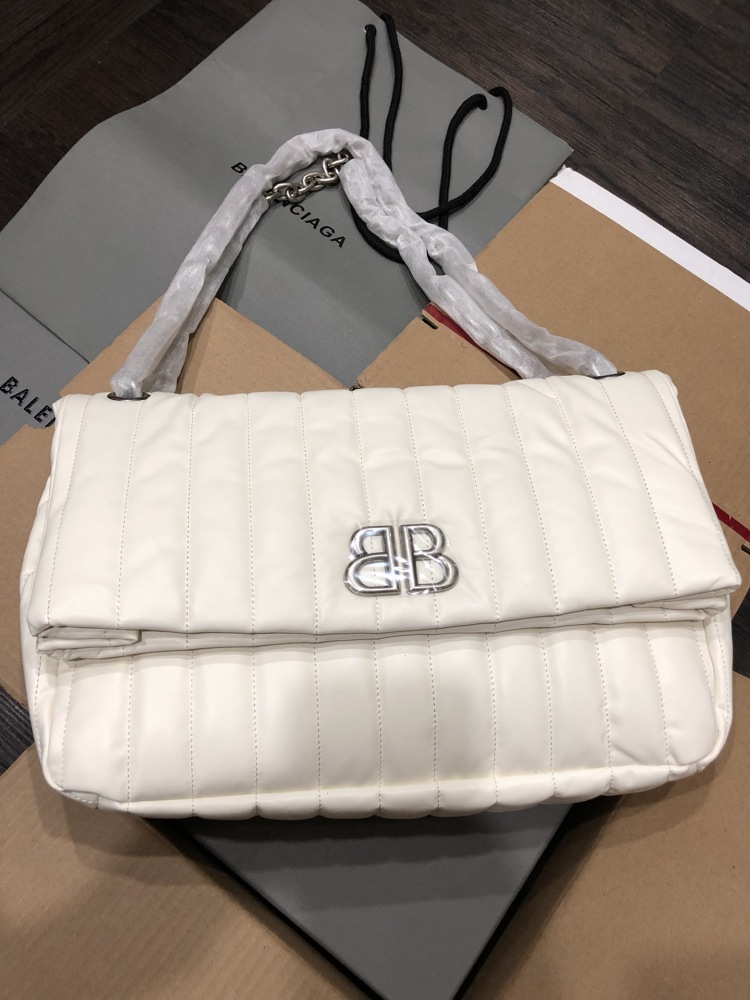 Balenciaga Monaco BB logo