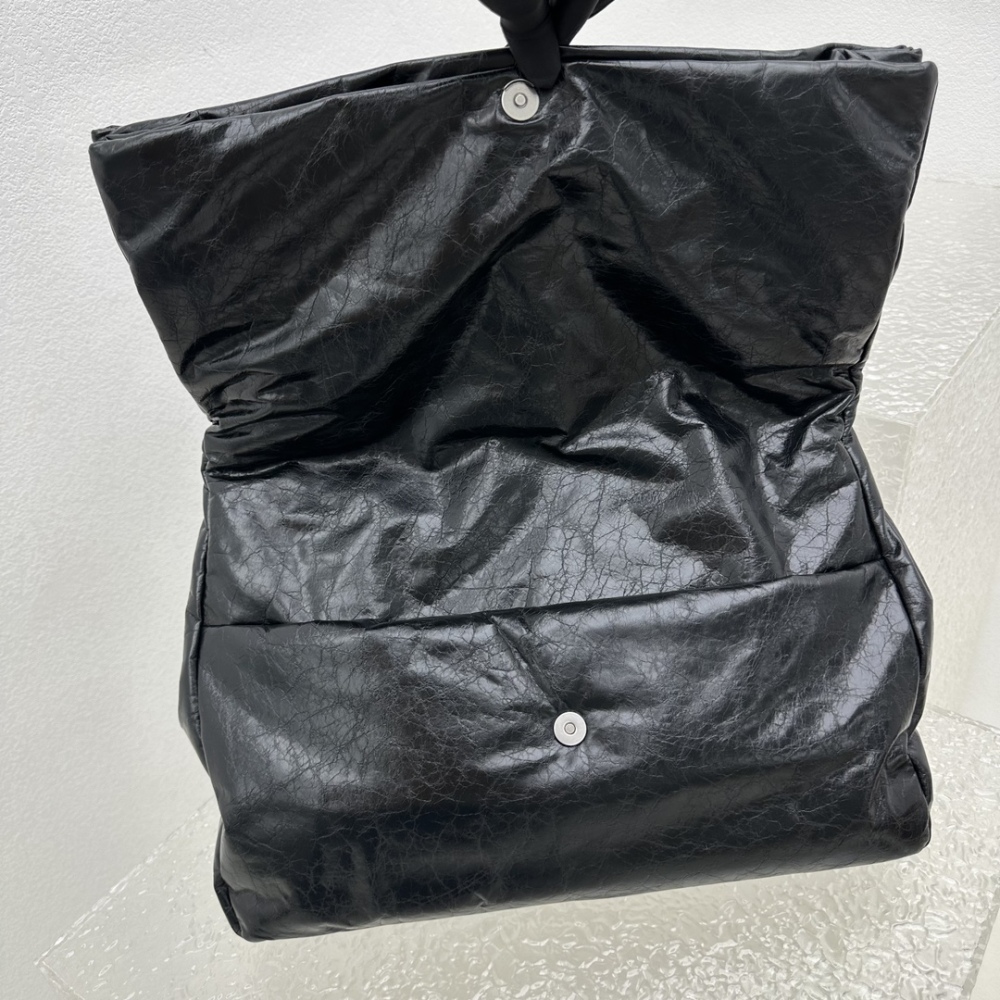 Balenciaga BB logo