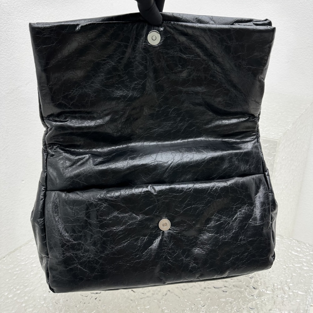 Balenciaga BB logo