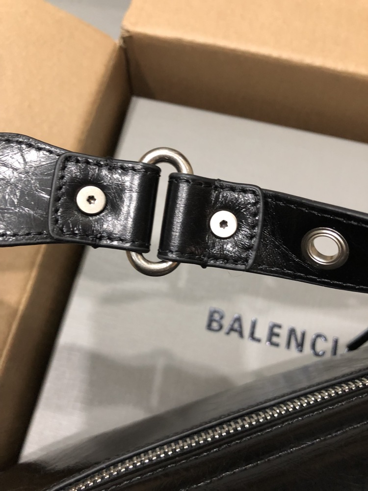 Balenciaga Le Size