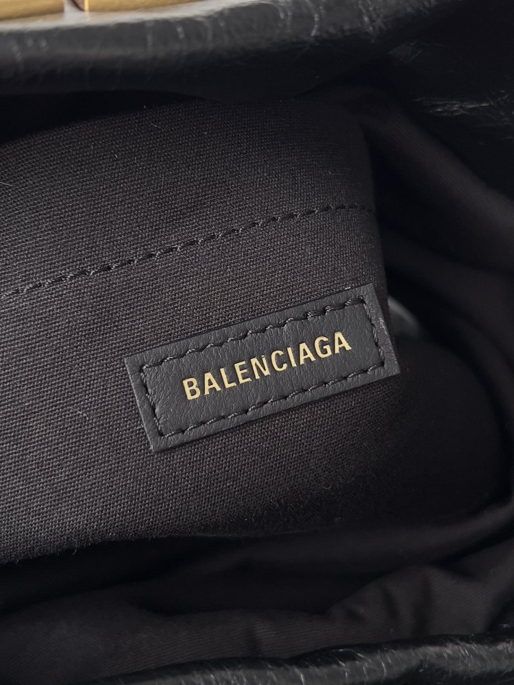 Balenciaga logo