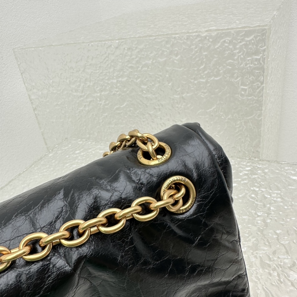 Balenciaga BB logo