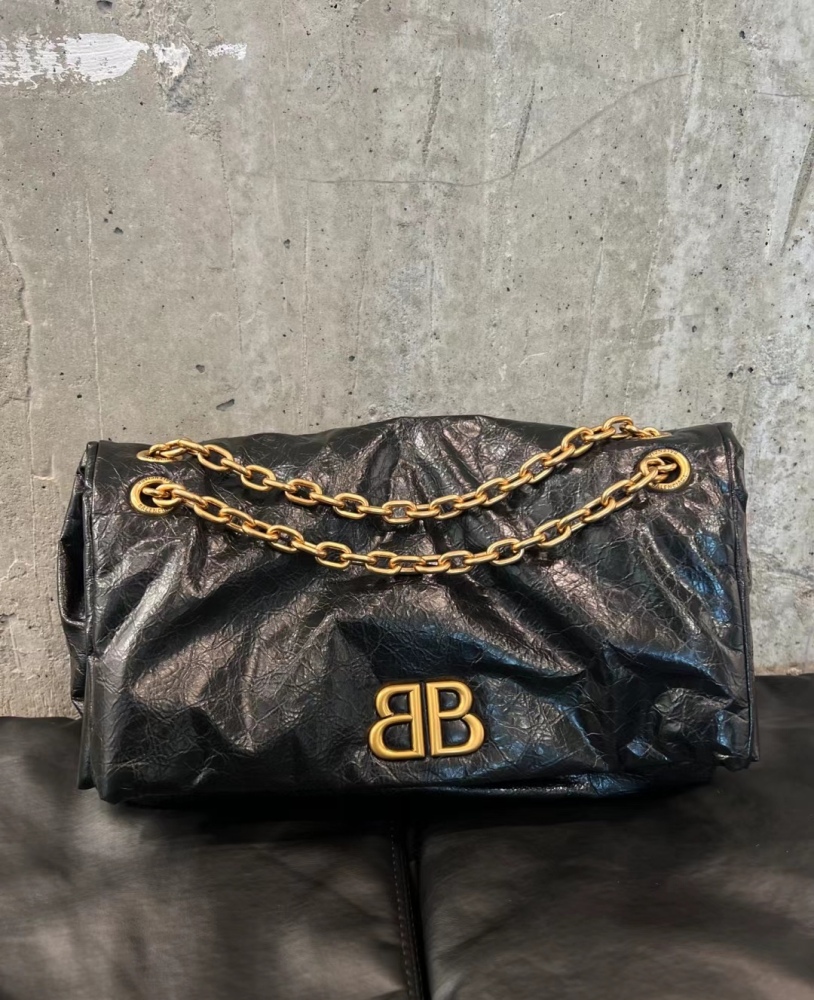 Balenciaga BB logo