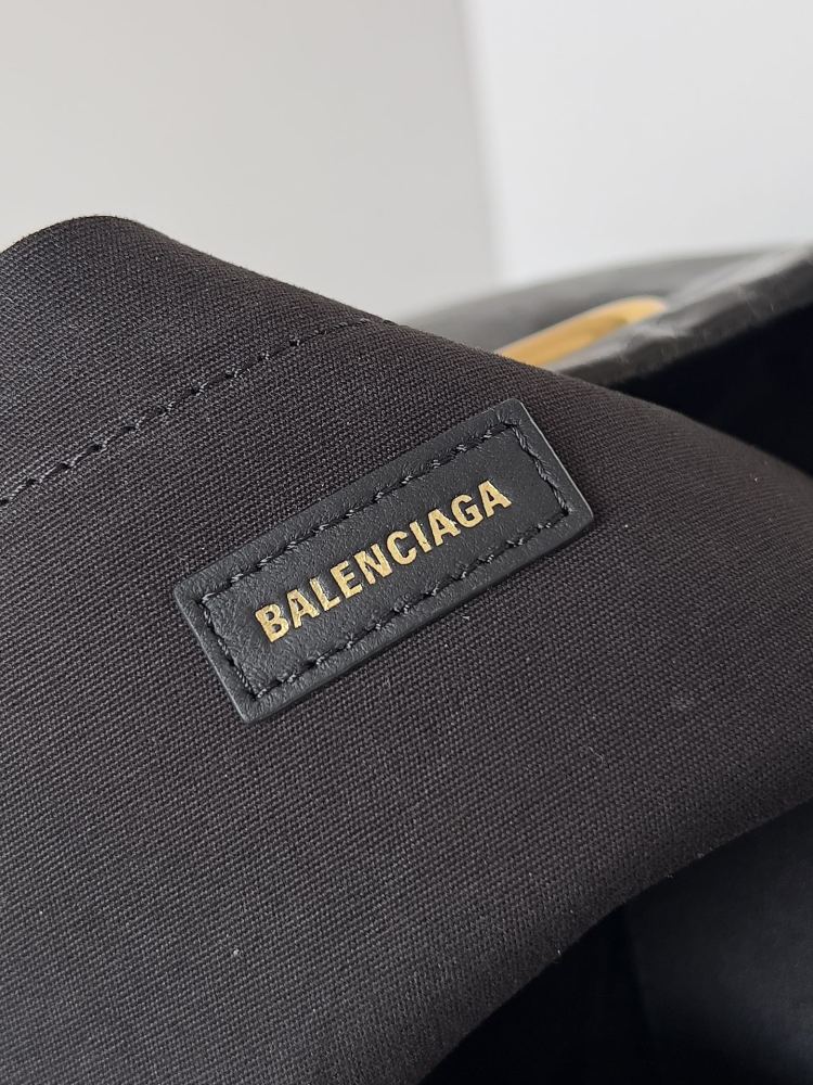Balenciaga logo