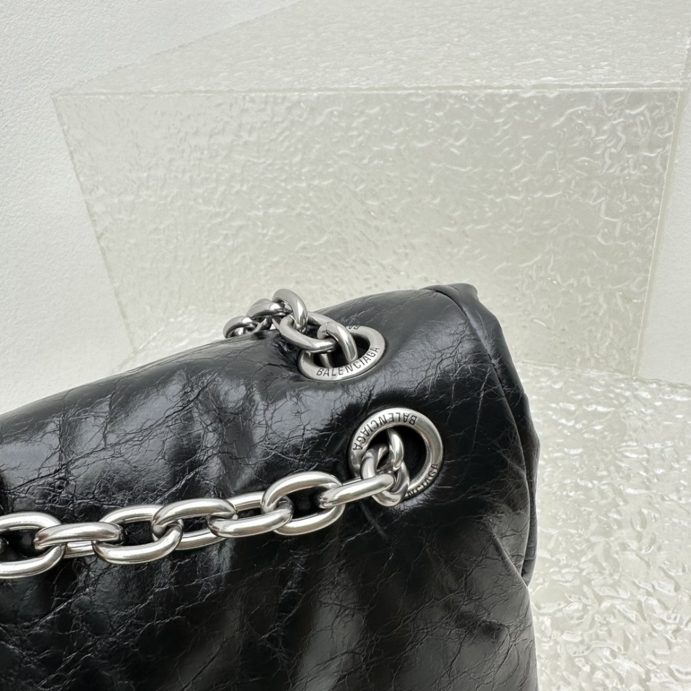 Balenciaga BB logo