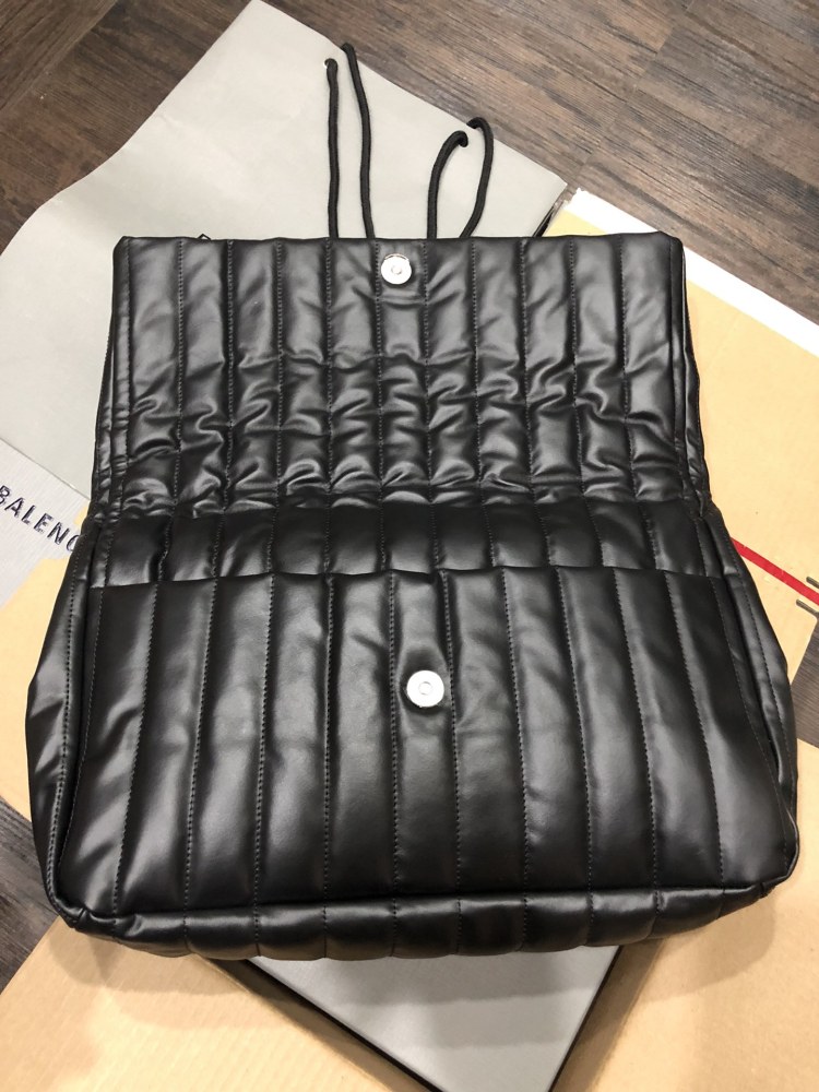 Balenciaga Monaco BB logo