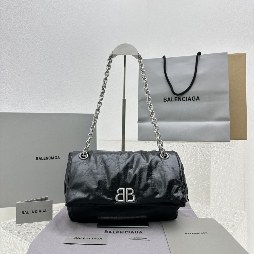 Balenciaga BB logo