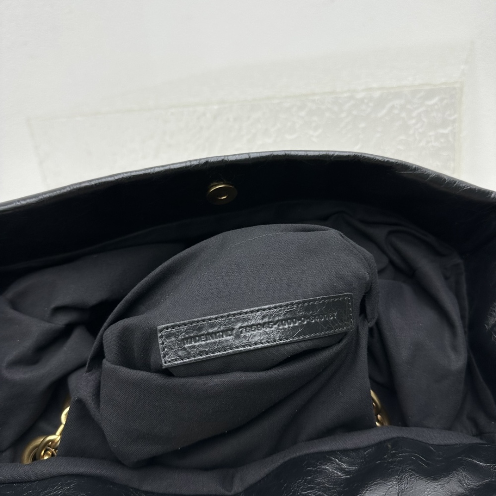 Balenciaga BB logo