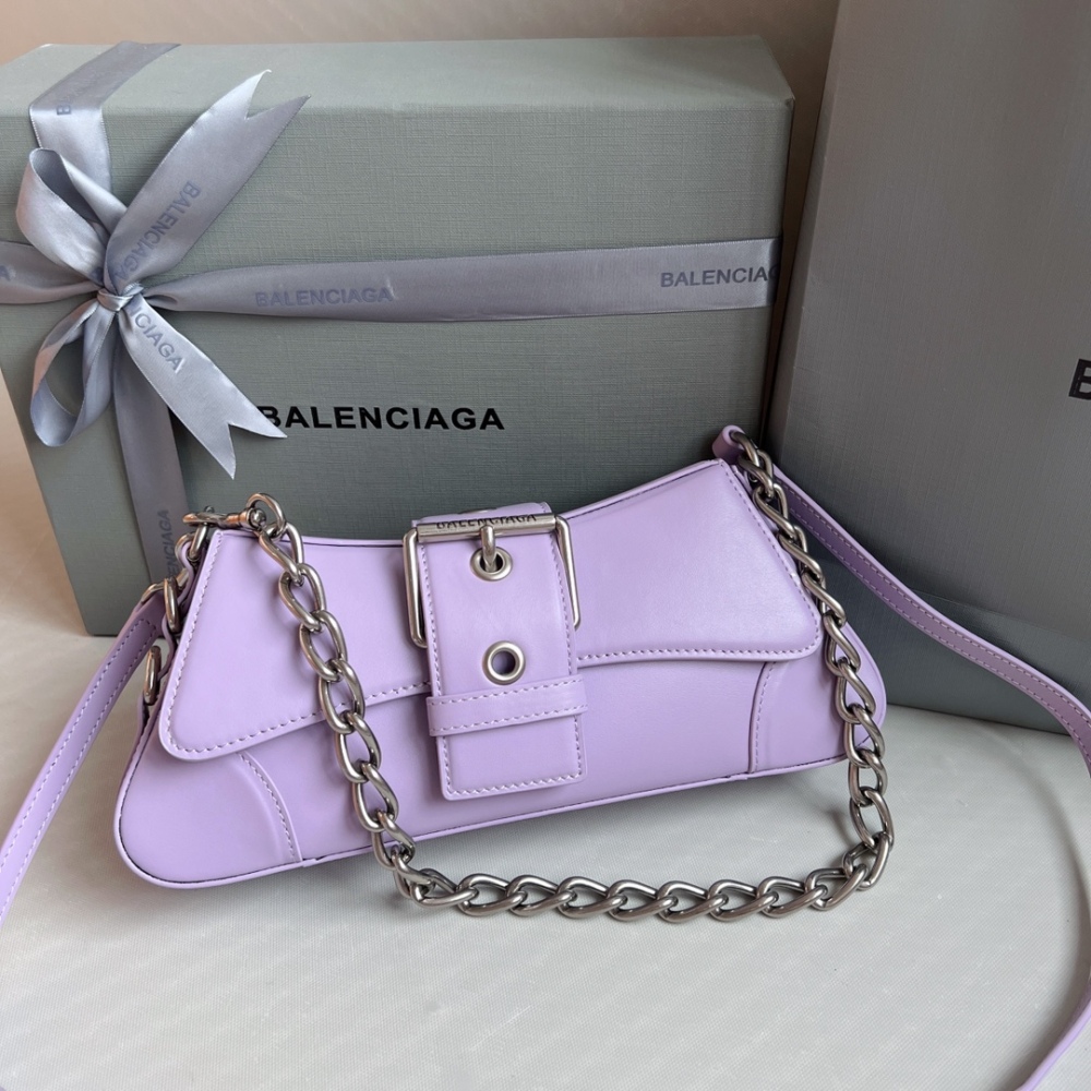 Balenciaga Size  size 29X13X4.8