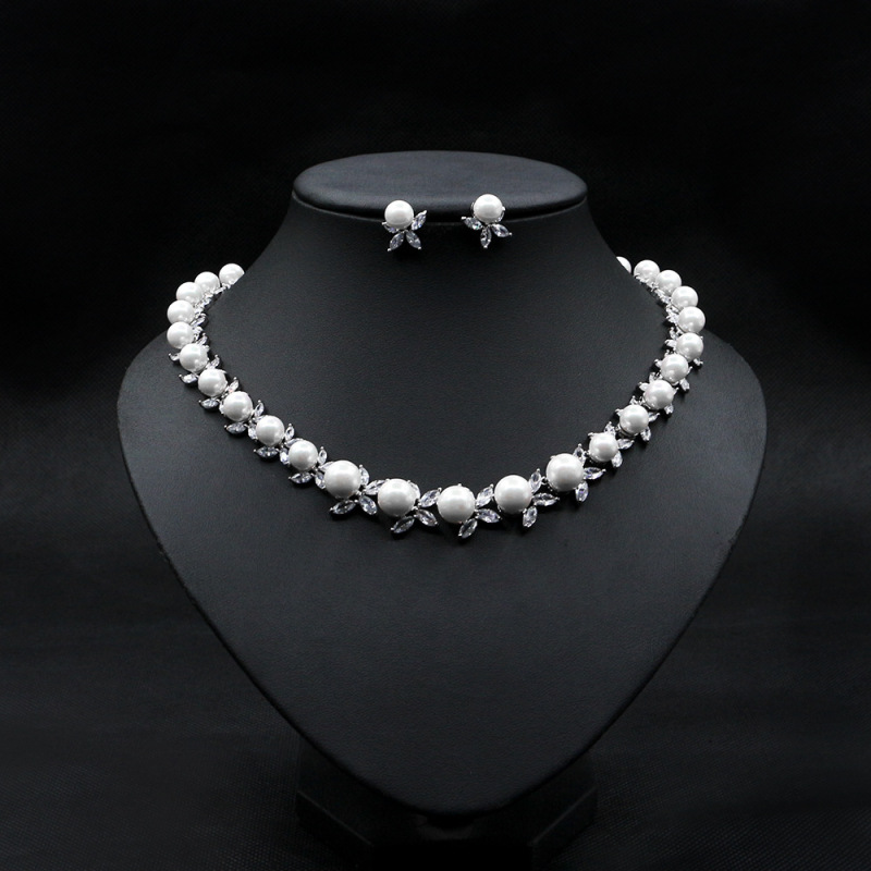 New selling high-end diamond set natural pearl necklace set elegant wedding dinner collar earrings