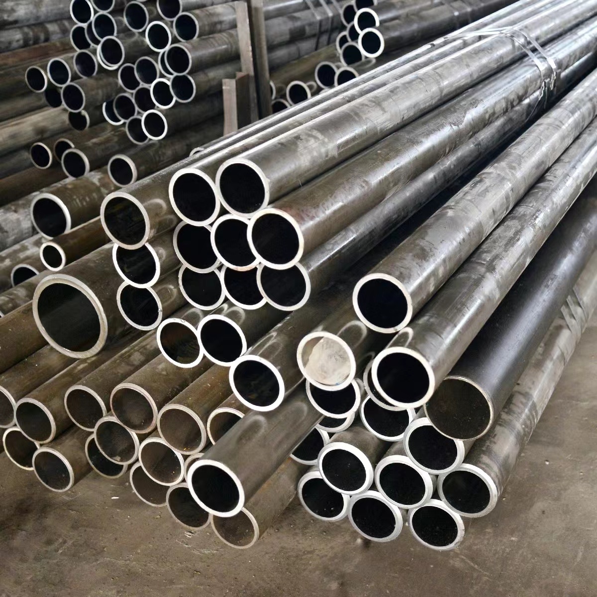Geschältes und gewalztes, brüniertes Rohr (Hydraulikzylinderrohr),Geschältes und gewalztes, brüniertes Rohr (Hydraulikzylinderrohr)
