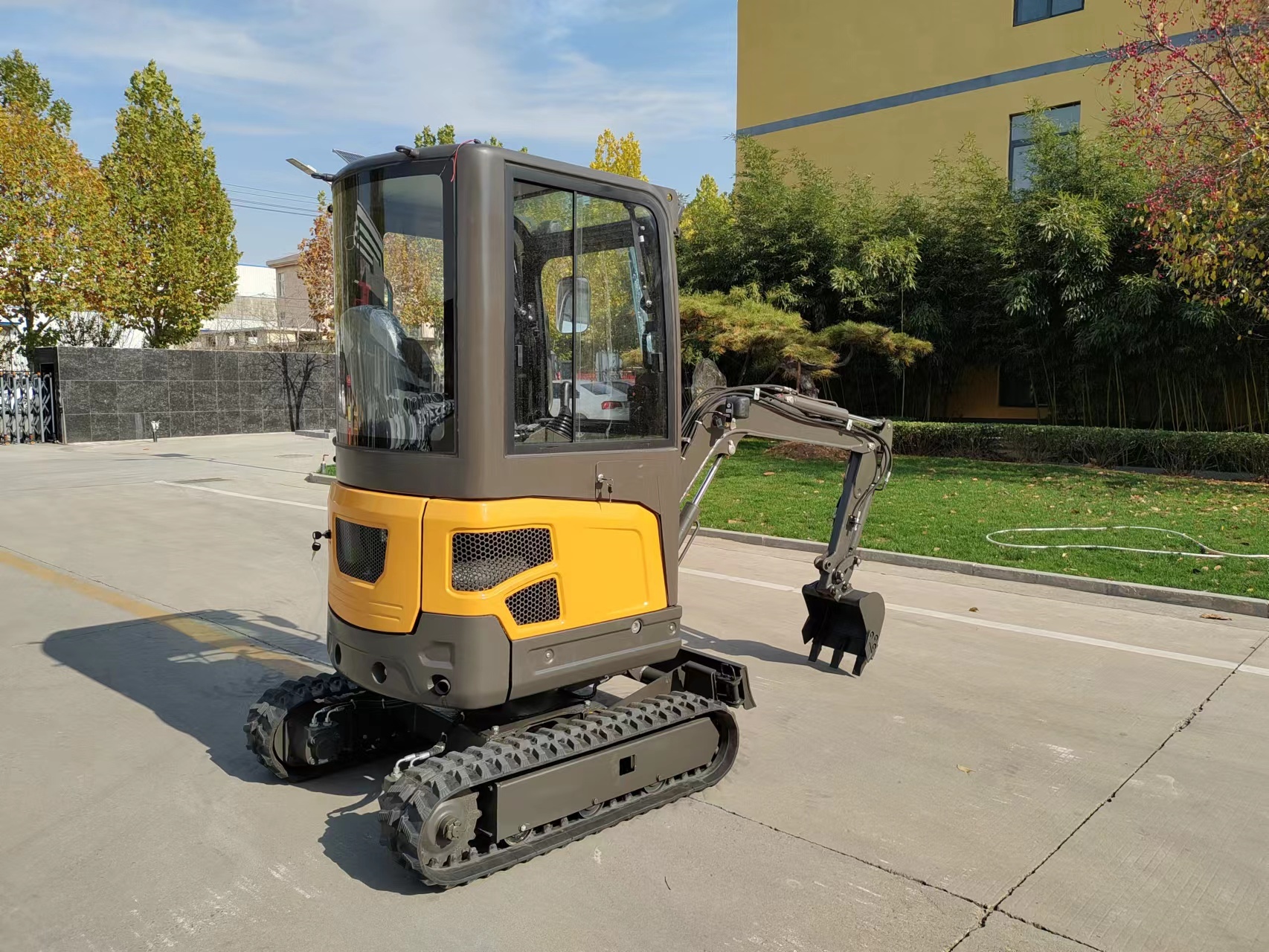 Mini escavadora de 1,5 toneladas KUBOTA EPA Engine Small Digger Crawler com cabine fechada Escavadora hidráulica Micro escavadora pequena Máquina preços para venda,Mini escavadora de 1,5 toneladas KUBOTA EPA Engine Small Digger Crawler com cabine fechada Escavadora hidráulica Micro escavadora pequena Máquina preços para venda