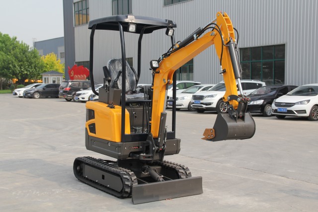 1.5 Ton Mini Excavator KUBOTA EPA Engine Small Digger Crawler With Canopy