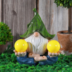 Garden Funny Gnome Outdoor Statues Dwarf Elves with 2 Round Solar Ball Yellow Light Resin Sculpture Statue Ornament for Porch