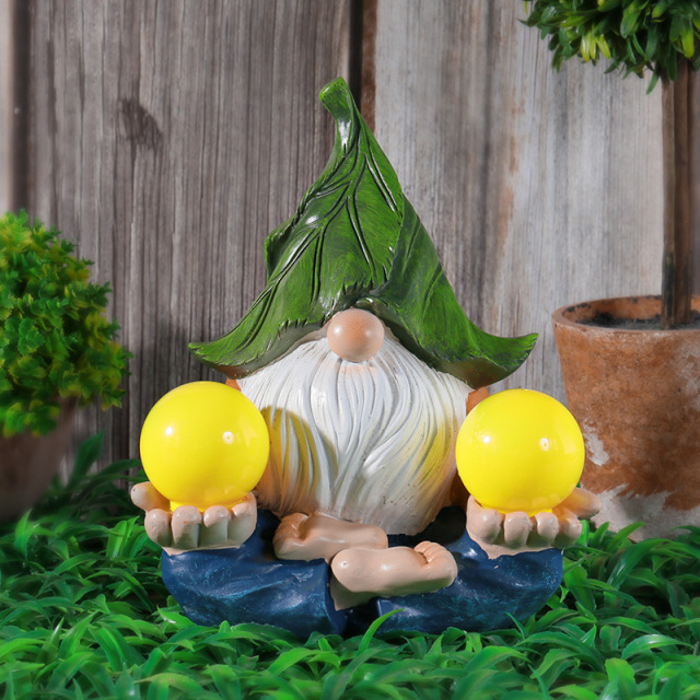 Garden Funny Gnome Outdoor Statues Dwarf Elves with 2 Round Solar Ball Yellow Light Resin Sculpture Statue Ornament for Porch