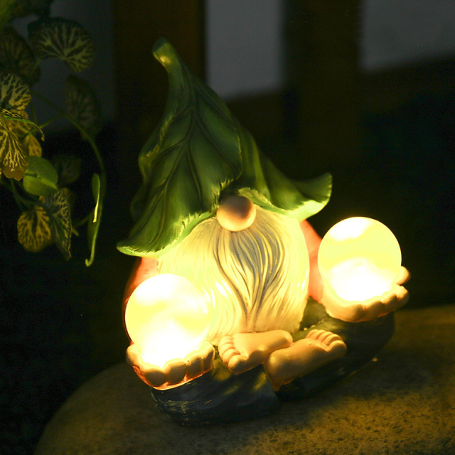 Garden Funny Gnome Outdoor Statues Dwarf Elves with 2 Round Solar Ball Yellow Light Resin Sculpture Statue Ornament for Porch