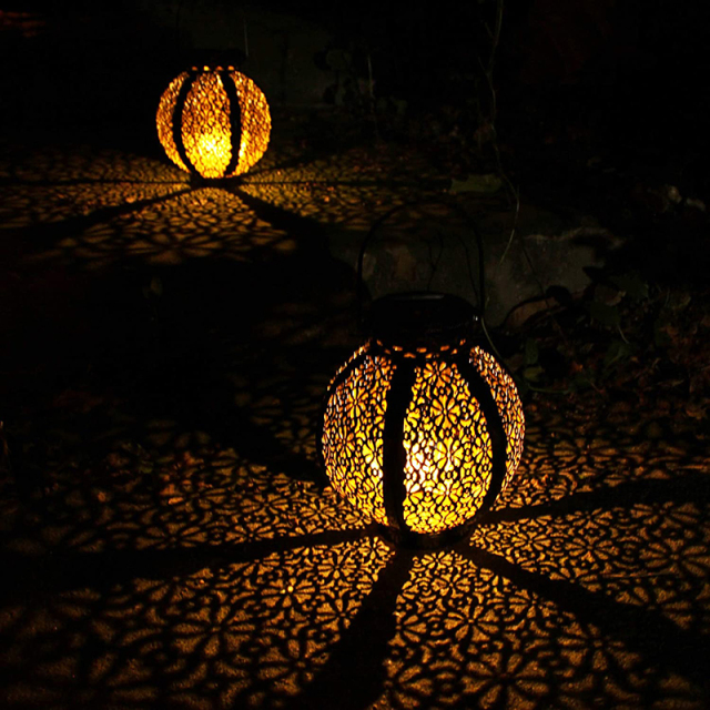Solar Europe Style LED Lantern Waterproof Portable Table Light Moroccan Outdoor Iron Metal Hollow Carved Pattern Brown Black Lamp with Handle