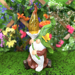 Garden Resin Lighting Gnome Statue Dwarf Figurine Carrying Magic Flame Torch with Solar LED Lights Winter Decorations for Patio Lawn Christmas Easter Halloween