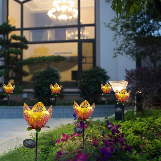 Metal Golden Rose Flower LED Lamp Hollow Craft Stake Solar Powered Globe Ball Glass Crack Design Bulb Lawn Light for Pathway Garden Park Landscape Riverside Christmas Festival Decoration