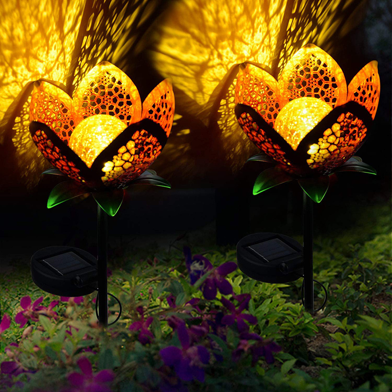 Metal Golden Rose Flower LED Lamp Hollow Craft Stake Solar Powered Globe Ball Glass Crack Design Bulb Lawn Light for Pathway Garden Park Landscape Riverside Christmas Festival Decoration