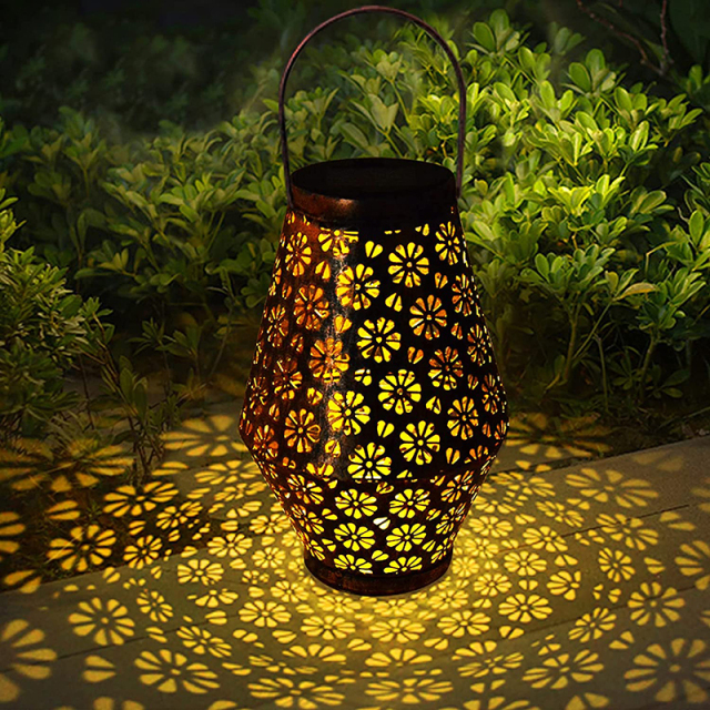 Milalit Rustproof Solar Daisy Flower Pattern Shadow LED Bottle Jar Metal Iron Luz Lantern Retro Vintage Style Metal Iron Hanging Lamps Table Lamps Hanged Light for Backyard Fence Porch Walkway Courtyard Christmas Party