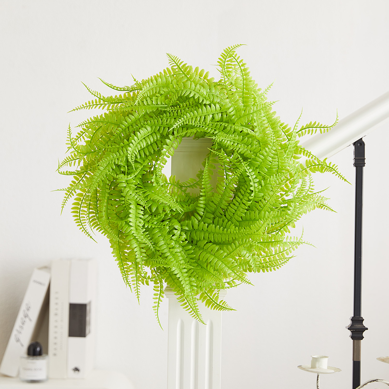Milalit 45cm 17.7inch Green Leaves Phoenix-tail Fern Grass Round Wreath Light Green Vine Hanging Garland Boston Fern Wreaths for Living Room Outdoor Front Door Gate Decorative Ornaments