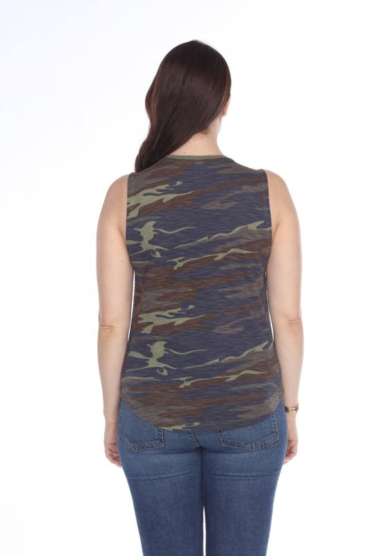 2009C Junior's Camo Print Muscle Tank