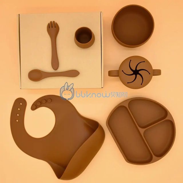 Food Grade BPAfree Baby Feeding Set Toddlers Eating Feeding Spoon and Bib Silicone Suction Plate Bowl Set for Led Weaning