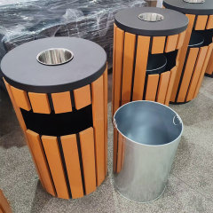 Round Outdoor Trash Can - Stylish 40L Bin with Integrated Ashtray