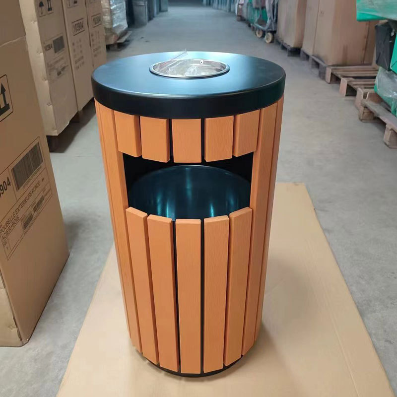 Round Outdoor Trash Can - Stylish 40L Bin with Integrated Ashtray