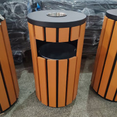 Round Outdoor Trash Can - Stylish 40L Bin with Integrated Ashtray