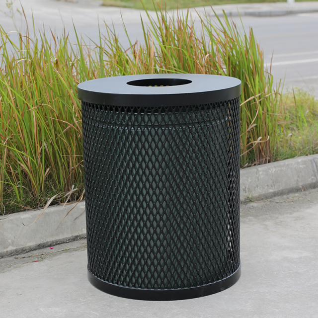 Diamond Mesh Trash Can - 32-Gallon Steel , Anti-Vandal