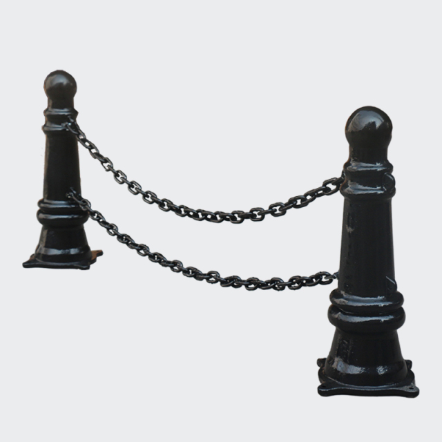 Roman Column Chain Barrier - Ornamental Cast Iron Safety Posts
