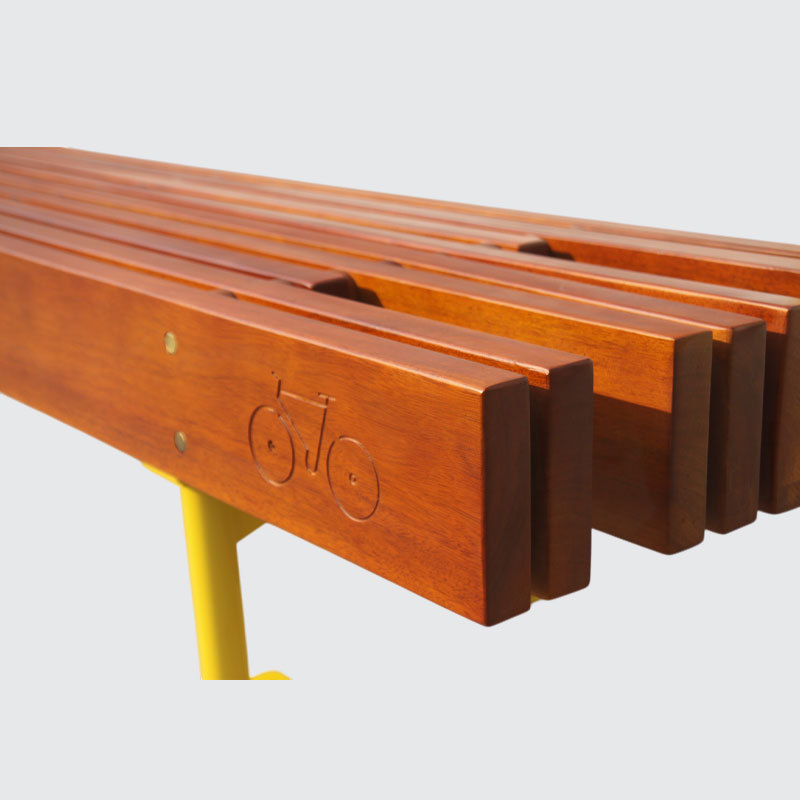 Heavy-Duty Wooden Park Bench with Steel Frame - 400kg Capacity