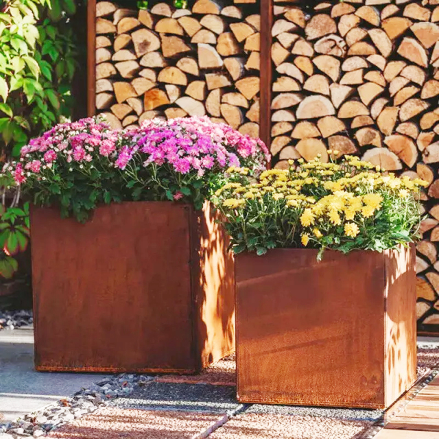 Steel Cube Planter for Modern Outdoor Landscapes - Arlau
