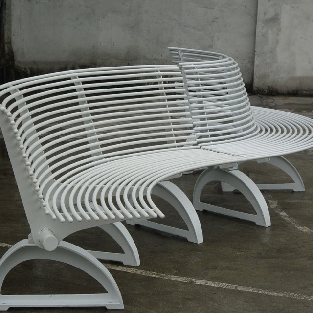 Modern Curved Park Bench Cast Iron Legs Outdoor Seating Arlau