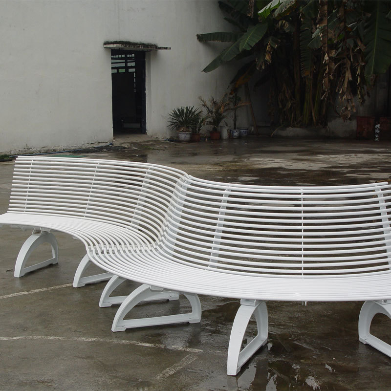 Modern Curved Park Bench Cast Iron Legs Outdoor Seating Arlau