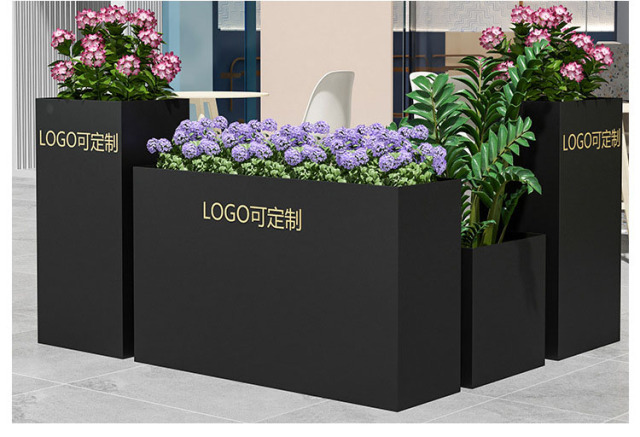 Elastic Modular Stainless Steel Planter Divider for Outdoor Seating