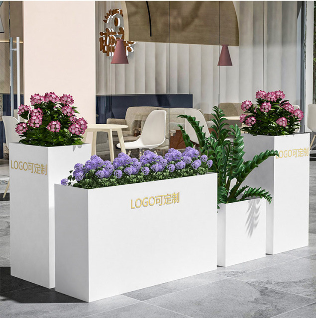 Elastic Modular Stainless Steel Planter Divider for Outdoor Seating