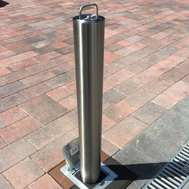 Heavy-Duty Retractable Bollard with 304 Stainless Steel