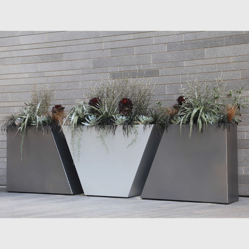 Elastic Modular Black Metal Commercial Planter Set
