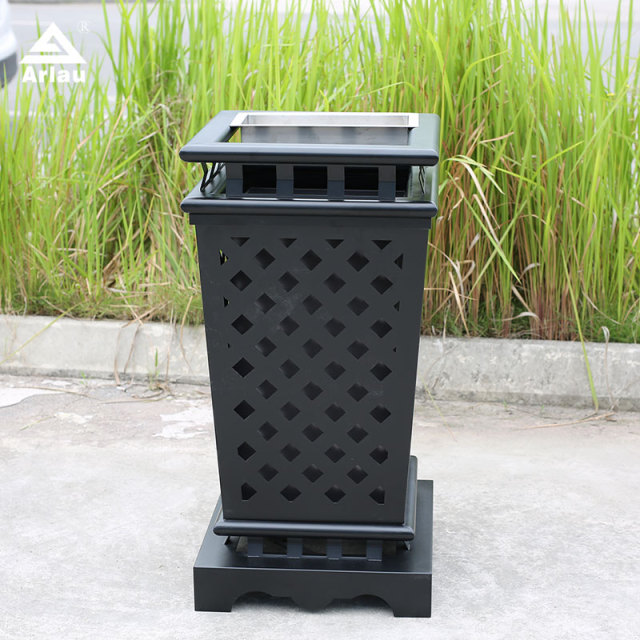 European Style Metal Trash Can - Hollow Pattern Design