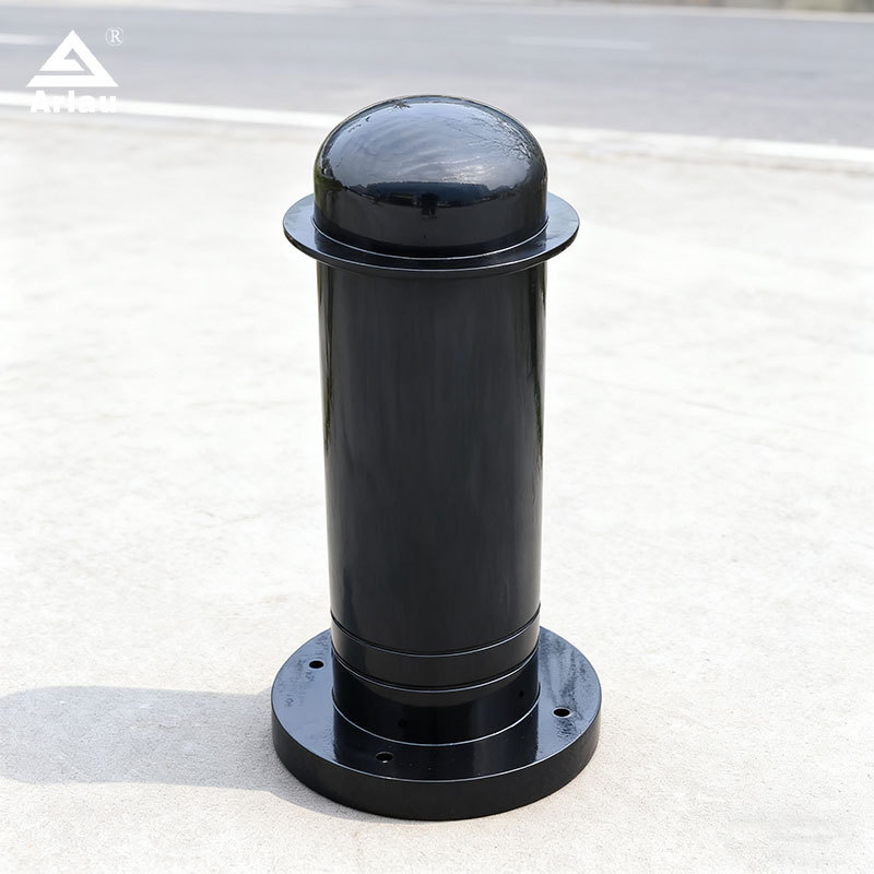 Heavy-Duty Galvanized Steel Bollard with Corrosion Resistance