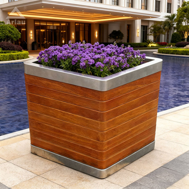 Elastic Scrapeless Square Commercial Planter for Urban Landscapes