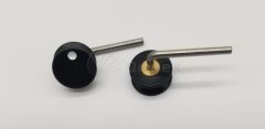 Holding the Feng guide wheel