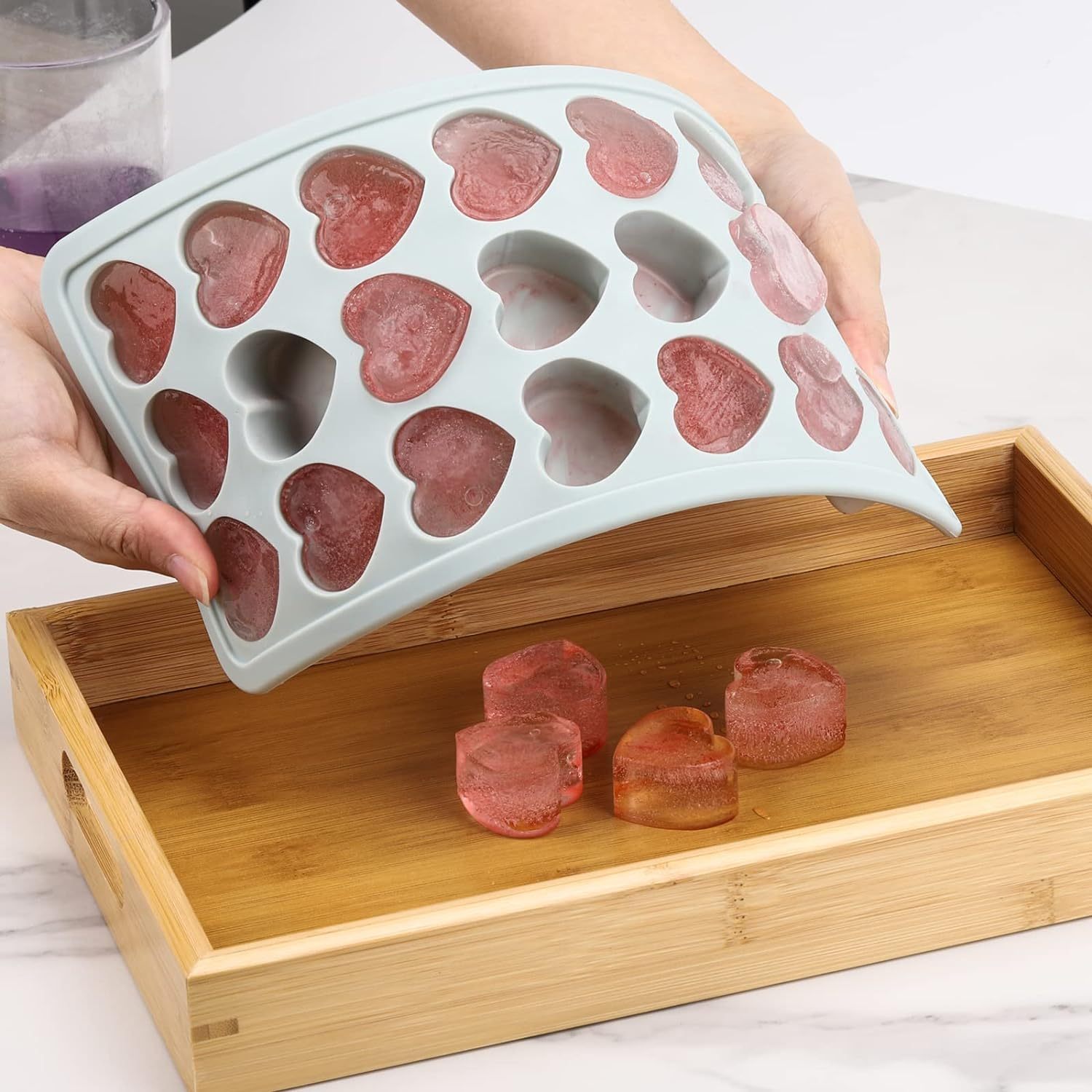 Heart Shaped Ice Cube Trays with Lid,Heart Shaped Ice Cube Trays with Lid, Chocolate Mold, Easy Release Ice Trays, 21-Cavity Silicone Heart Molds for Ice Cubes, Gelatine, Baking and Candy