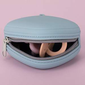 Silicone Pacifier Holder Case,Silicone Pacifier Holder Case, Portable Silicone Pacifier Case for Diaper Bag, BPA Free Newborn Baby Pacifiers Silicone Pouch